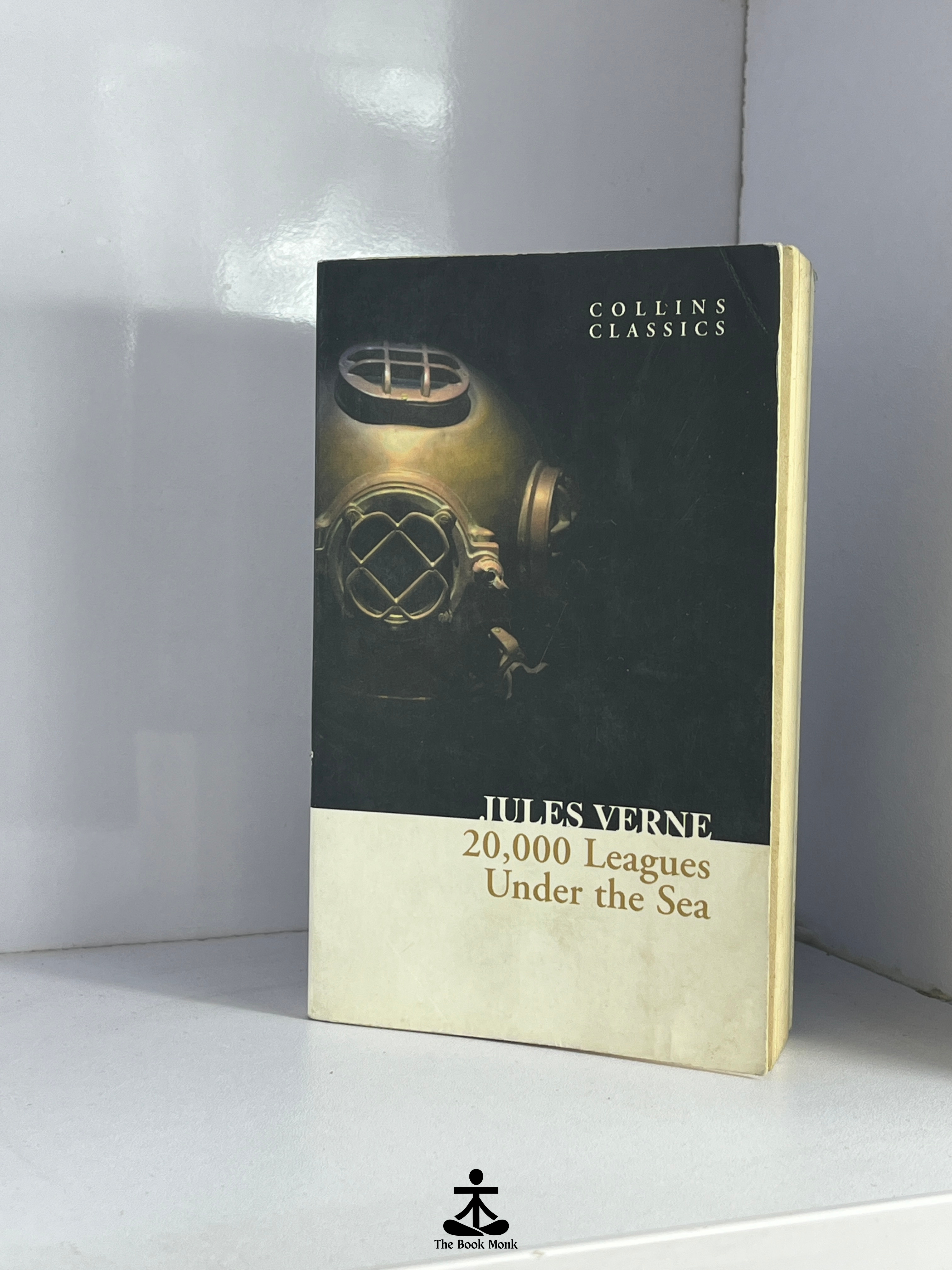 20000 leagues under the sea by Jules verne